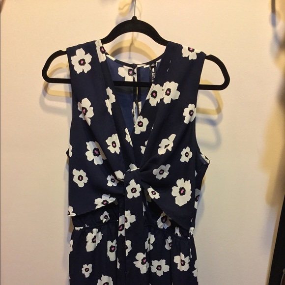 Design Lab Tie Front Romper - Picture 3 of 4